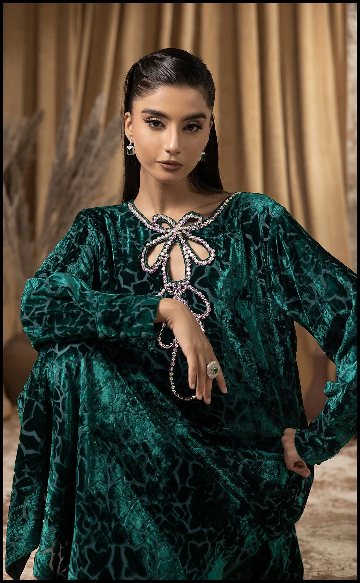 A Velvet Affair'24 - Emerald elegance